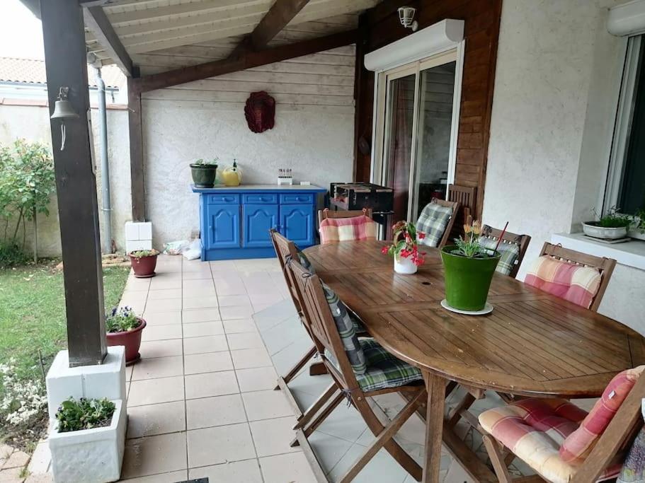 La Porte Bleue Vouneuil-sous-Biard Exterior photo